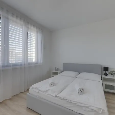 Bazova With Free Parking Apartmán Bratislava