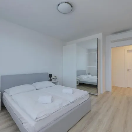 Bazova With Free Parking Apartament Bratysława