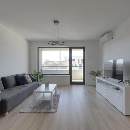 Bazova With Free Parking Apartmán *